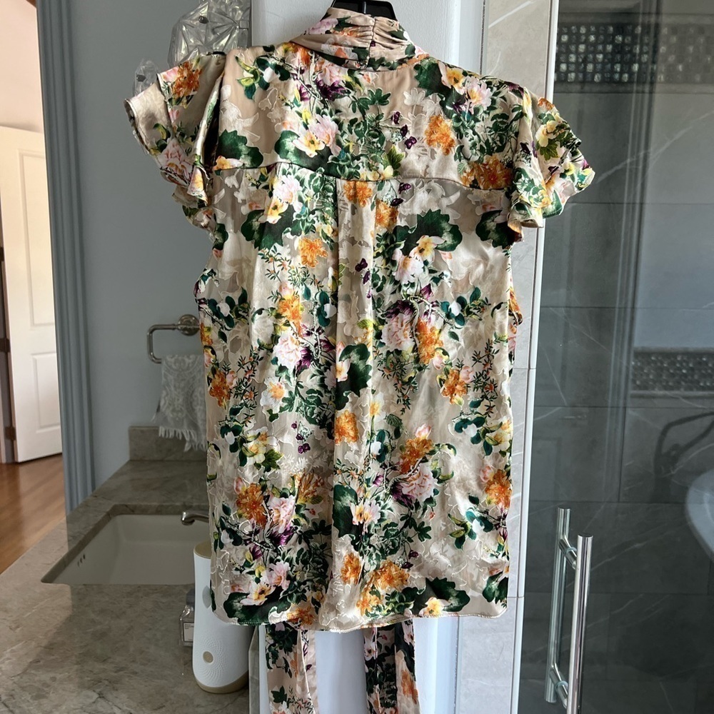 ALICE + OLIVIA Jeannie Floral Burnout Bow Collar Blouse - Picture 11 of 13